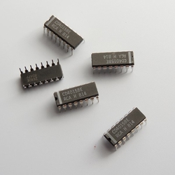 CD4015 integrovaný obvod CMOS