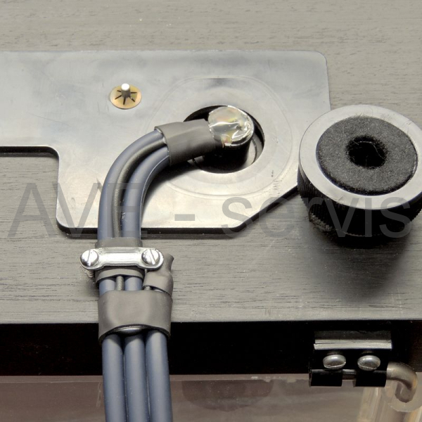 Gramo Tesla NC500 upgrade PHONO kabelu 2xCINCH Gold v.2