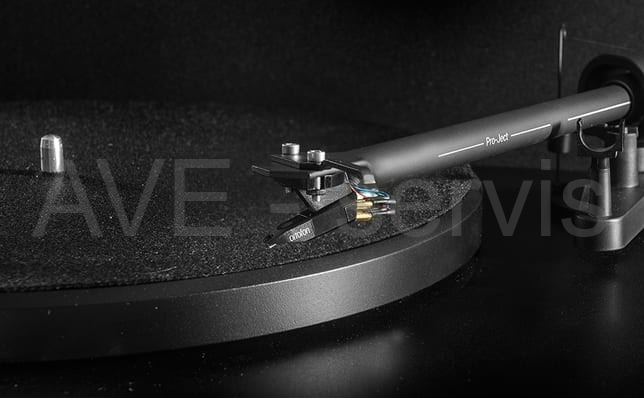 Gramofon Pro-Ject Debut III DC Black + OM5e